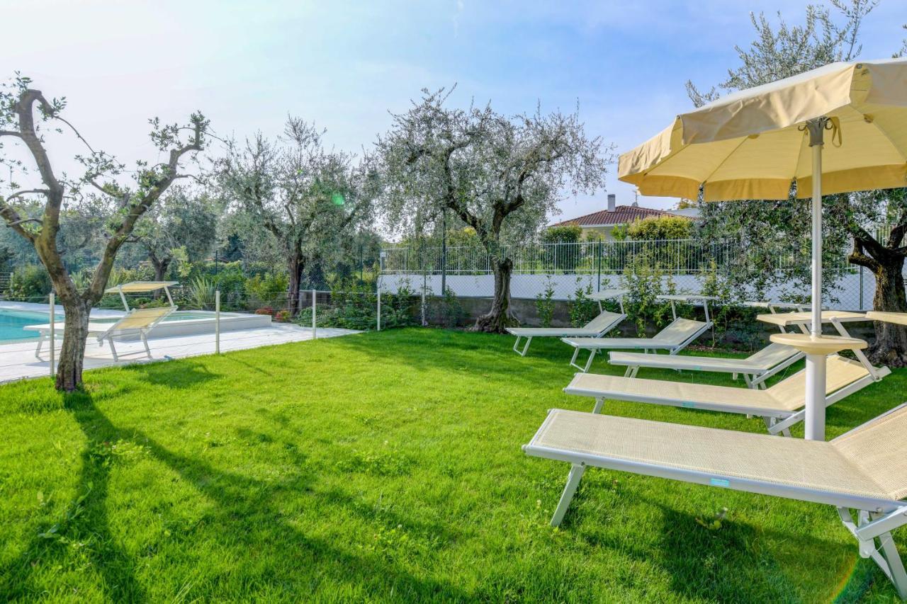 Le Ville Della Romantica Manerba del Garda Exterior foto